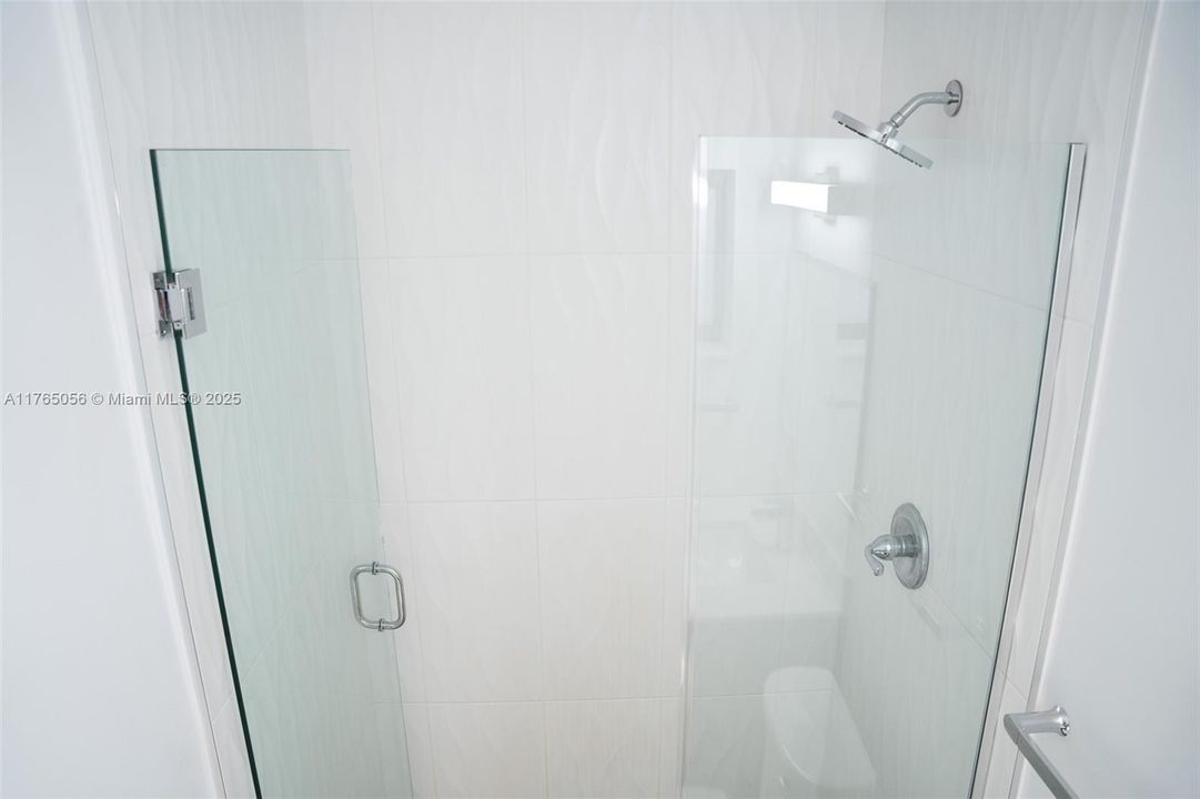 Recently Rented: $4,000 (3 beds, 2 baths, 1320 Square Feet)