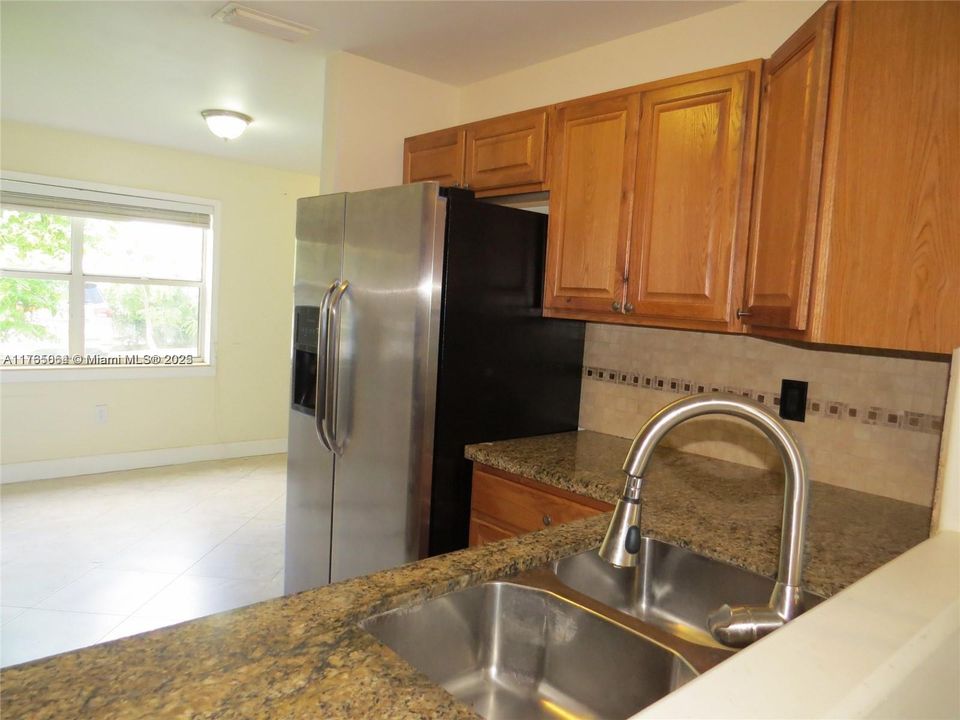 For Sale: $505,000 (3 beds, 2 baths, 1876 Square Feet)