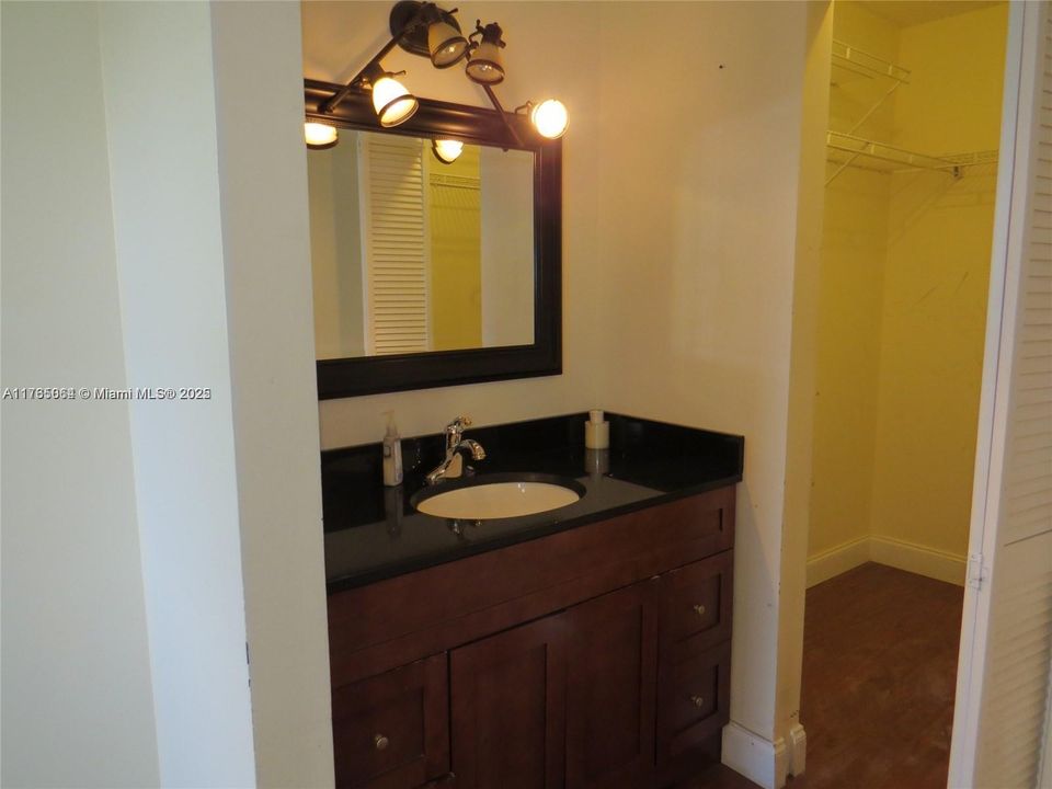 For Sale: $505,000 (3 beds, 2 baths, 1876 Square Feet)