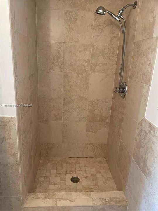 Recientemente alquilado: $2,750 (2 camas, 2 baños, 1000 Pies cuadrados)