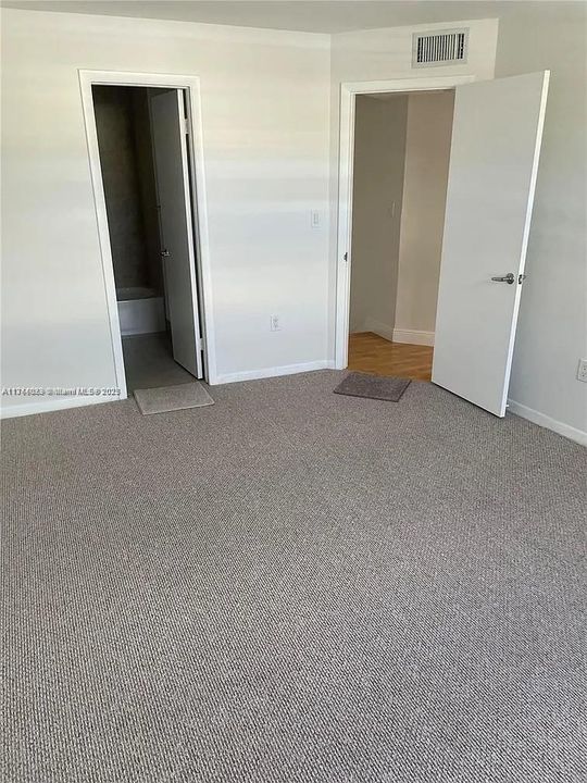 Recientemente alquilado: $2,750 (2 camas, 2 baños, 1000 Pies cuadrados)