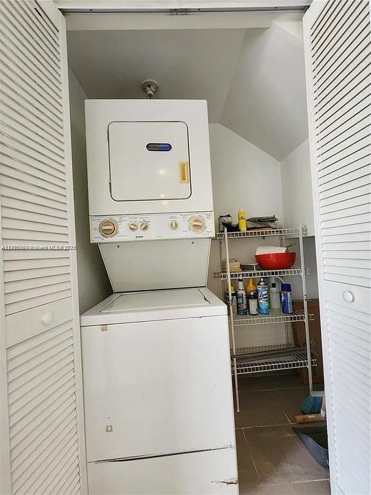 Recientemente alquilado: $2,750 (2 camas, 2 baños, 1000 Pies cuadrados)