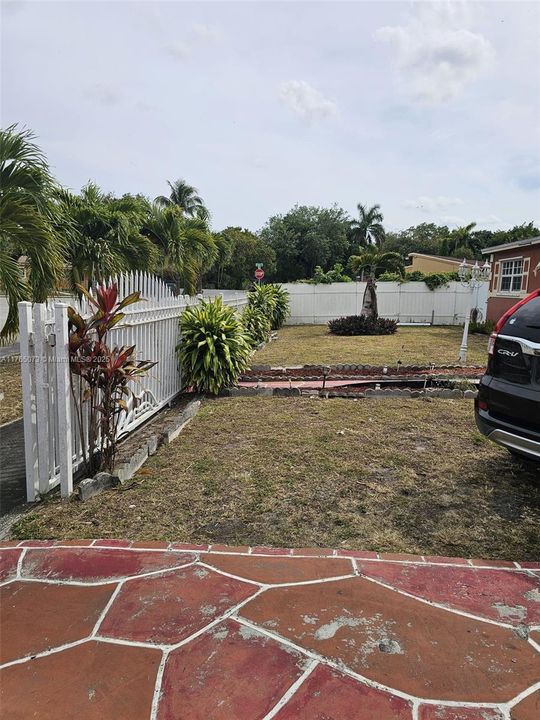 Recientemente alquilado: $1,375 (1 camas, 1 baños, 1374 Pies cuadrados)