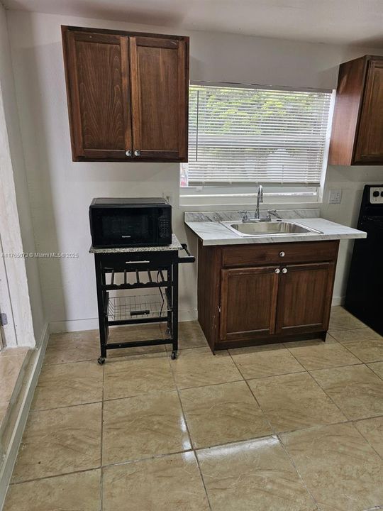 Recientemente alquilado: $1,375 (1 camas, 1 baños, 1374 Pies cuadrados)