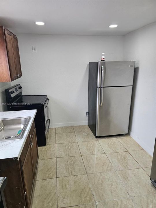 Recientemente alquilado: $1,375 (1 camas, 1 baños, 1374 Pies cuadrados)