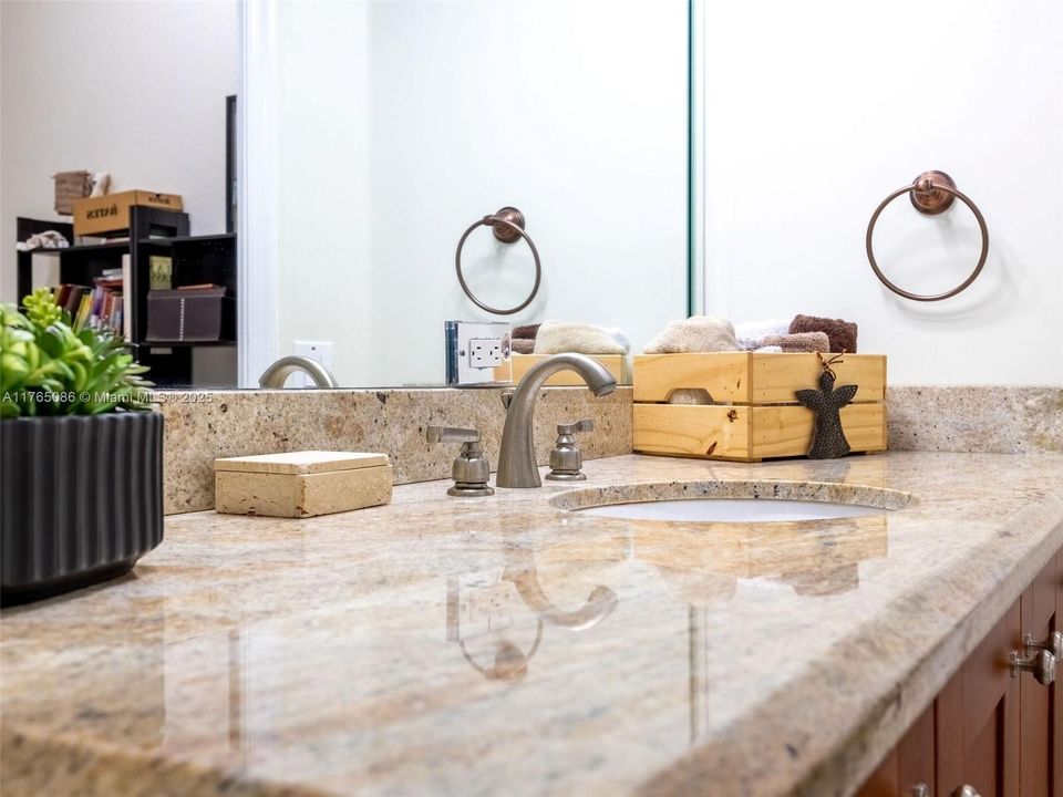 最近租的: $4,200 (4 贝兹, 2 浴室, 2242 平方英尺)