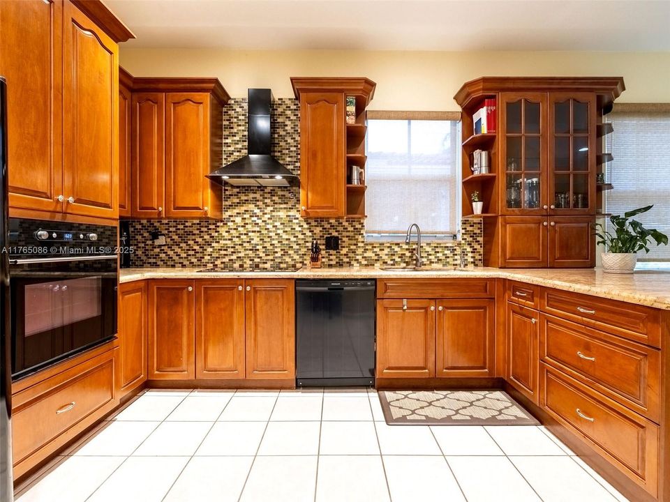 最近租的: $4,200 (4 贝兹, 2 浴室, 2242 平方英尺)