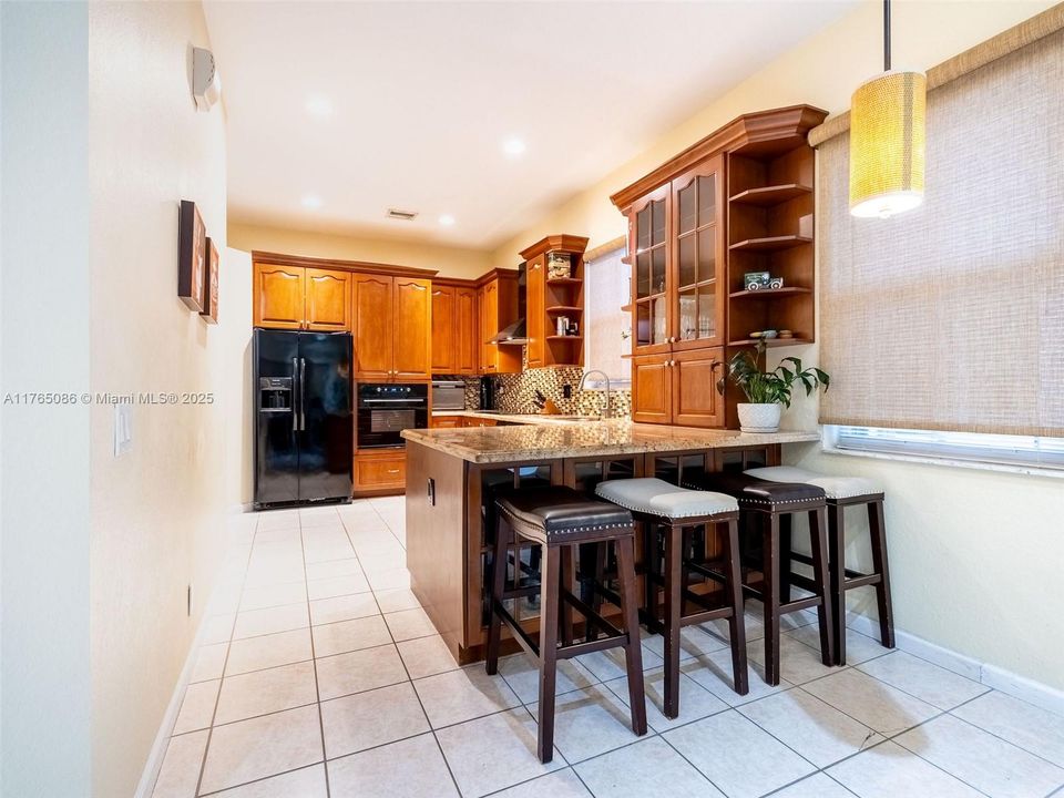 最近租的: $4,200 (4 贝兹, 2 浴室, 2242 平方英尺)