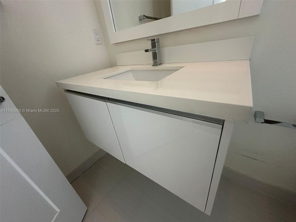 Недавно продано: $975,000 (4 спален, 3 ванн, 1720 Квадратных фут)