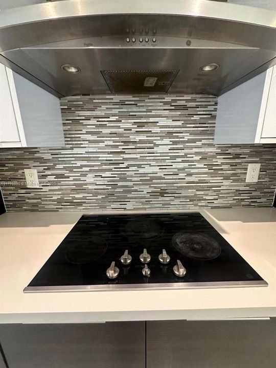 Недавно продано: $975,000 (4 спален, 3 ванн, 1720 Квадратных фут)