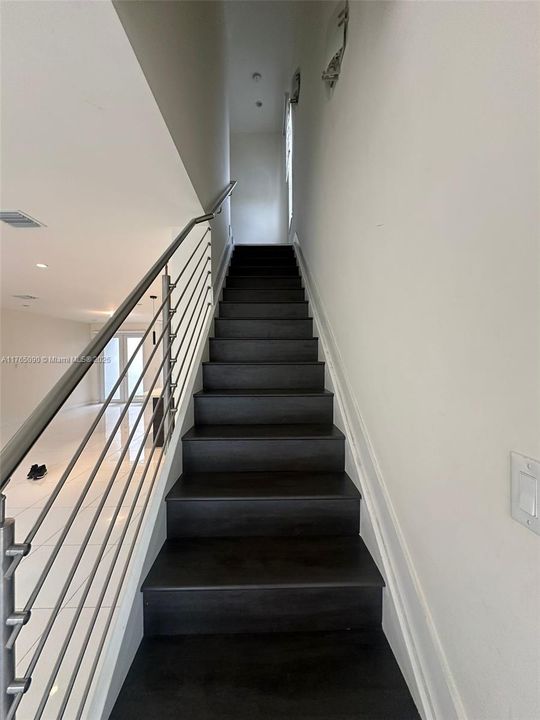 Недавно продано: $975,000 (4 спален, 3 ванн, 1720 Квадратных фут)