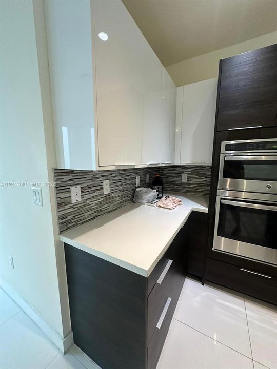 Недавно продано: $975,000 (4 спален, 3 ванн, 1720 Квадратных фут)