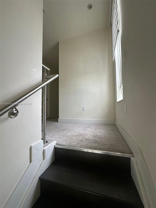 Недавно продано: $975,000 (4 спален, 3 ванн, 1720 Квадратных фут)