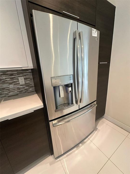 Недавно продано: $975,000 (4 спален, 3 ванн, 1720 Квадратных фут)