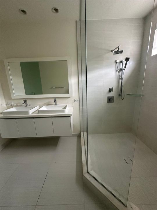 Недавно продано: $975,000 (4 спален, 3 ванн, 1720 Квадратных фут)