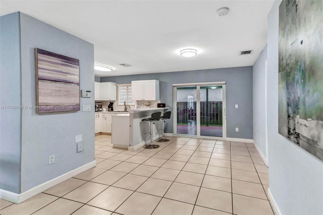 Recently Sold: $420,000 (3 beds, 2 baths, 1212 Square Feet)