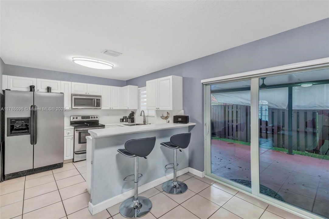 Recently Sold: $420,000 (3 beds, 2 baths, 1212 Square Feet)