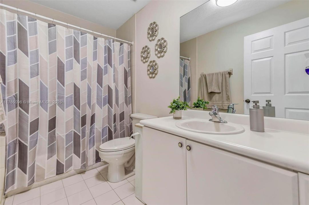 Recently Sold: $420,000 (3 beds, 2 baths, 1212 Square Feet)