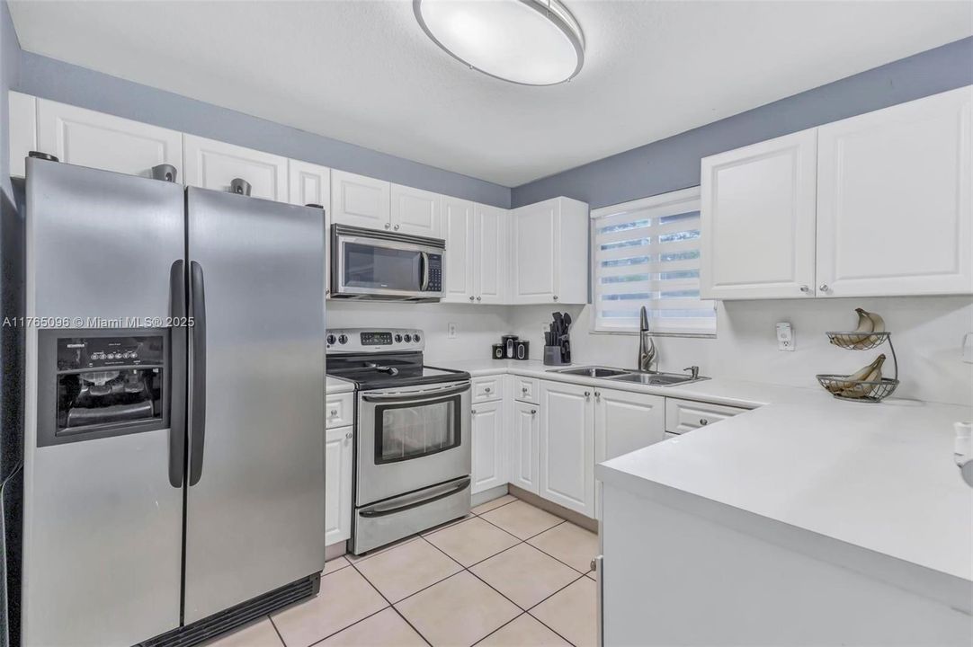 Recently Sold: $420,000 (3 beds, 2 baths, 1212 Square Feet)