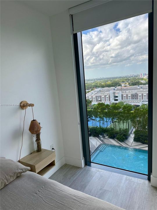 Recently Rented: $4,400 (2 beds, 2 baths, 972 Square Feet)