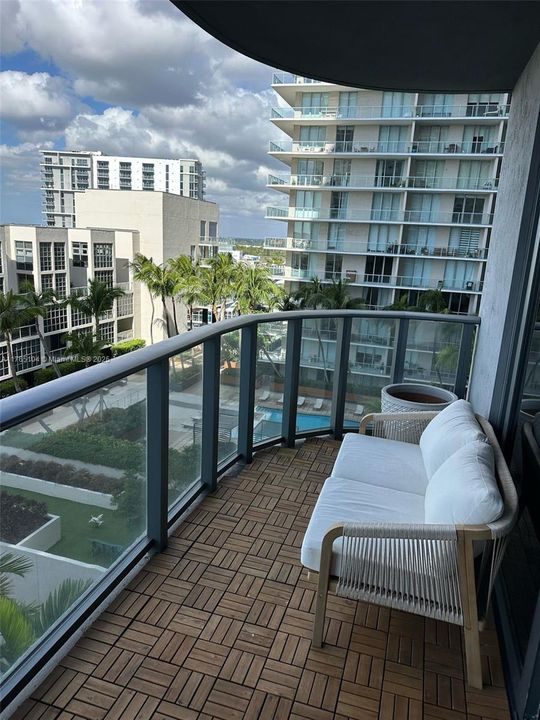 Recently Rented: $4,400 (2 beds, 2 baths, 972 Square Feet)