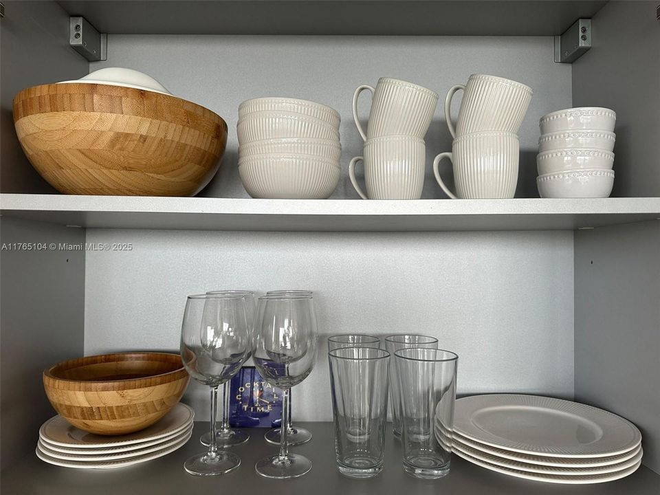 Recently Rented: $4,400 (2 beds, 2 baths, 972 Square Feet)