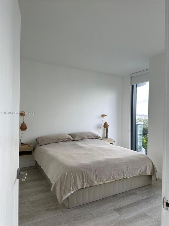 Recently Rented: $4,400 (2 beds, 2 baths, 972 Square Feet)