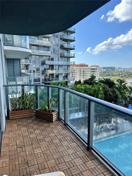 Recently Rented: $4,400 (2 beds, 2 baths, 972 Square Feet)