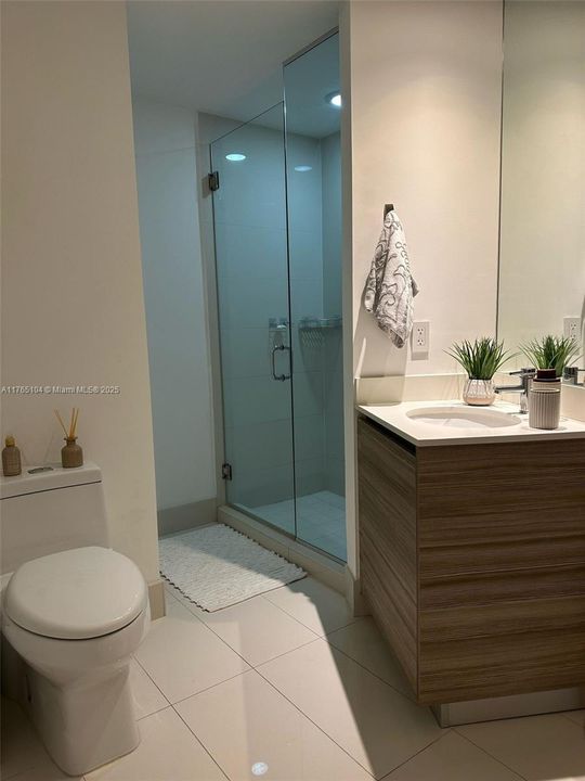 Recently Rented: $4,400 (2 beds, 2 baths, 972 Square Feet)