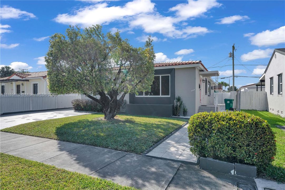 Recently Sold: $578,000 (3 beds, 2 baths, 1150 Square Feet)