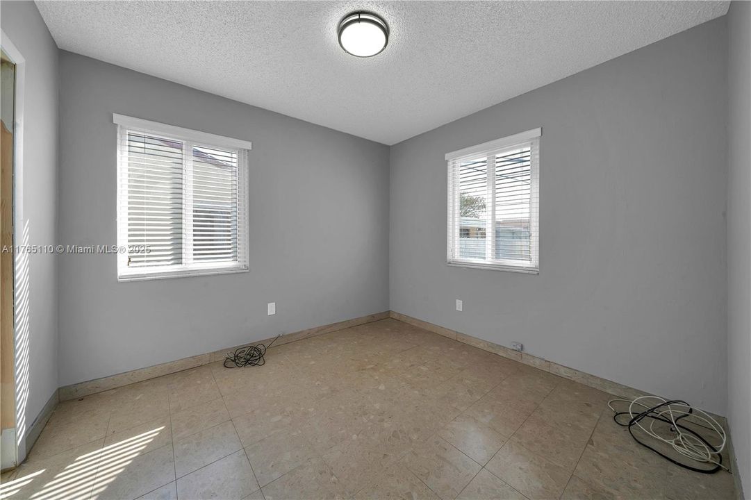 Recently Sold: $578,000 (3 beds, 2 baths, 1150 Square Feet)