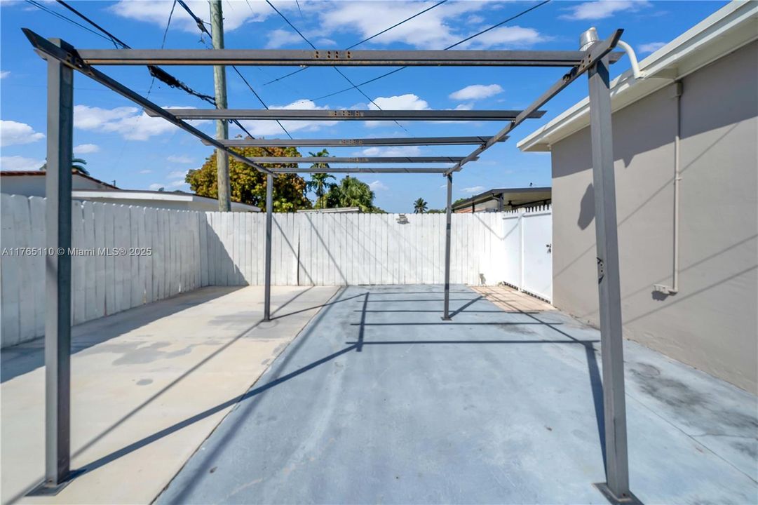 Recently Sold: $578,000 (3 beds, 2 baths, 1150 Square Feet)