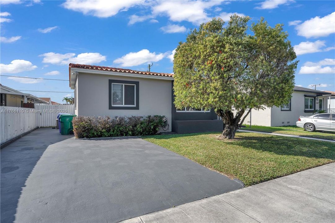 Recently Sold: $578,000 (3 beds, 2 baths, 1150 Square Feet)