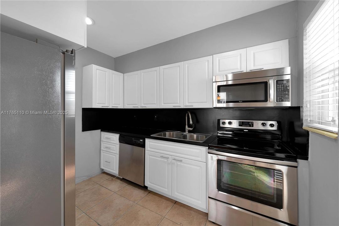 Recently Sold: $578,000 (3 beds, 2 baths, 1150 Square Feet)