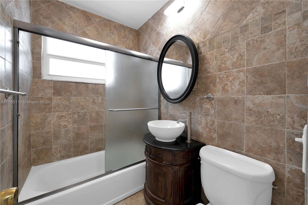 Recently Sold: $578,000 (3 beds, 2 baths, 1150 Square Feet)