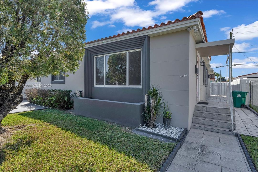 Recently Sold: $578,000 (3 beds, 2 baths, 1150 Square Feet)