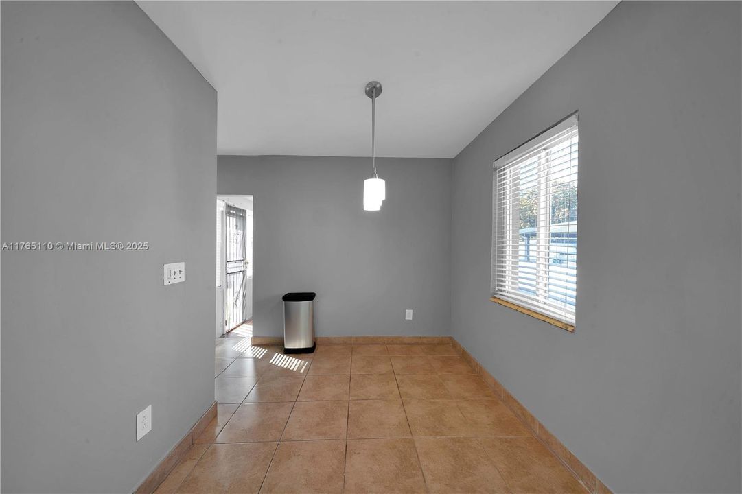 Recently Sold: $578,000 (3 beds, 2 baths, 1150 Square Feet)