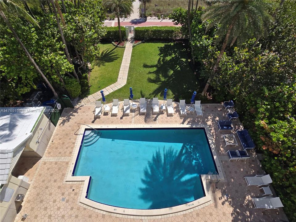 For Sale: $2,755,555 (3 beds, 2 baths, 2060 Square Feet)