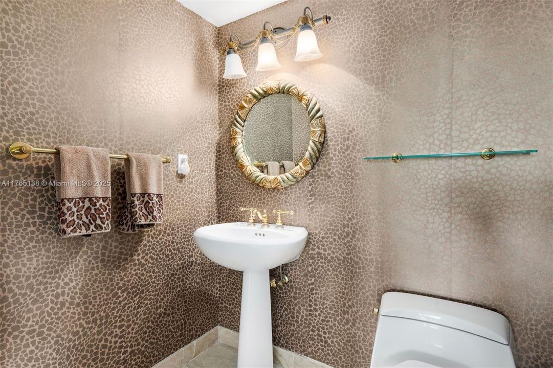 For Sale: $2,755,555 (3 beds, 2 baths, 2060 Square Feet)