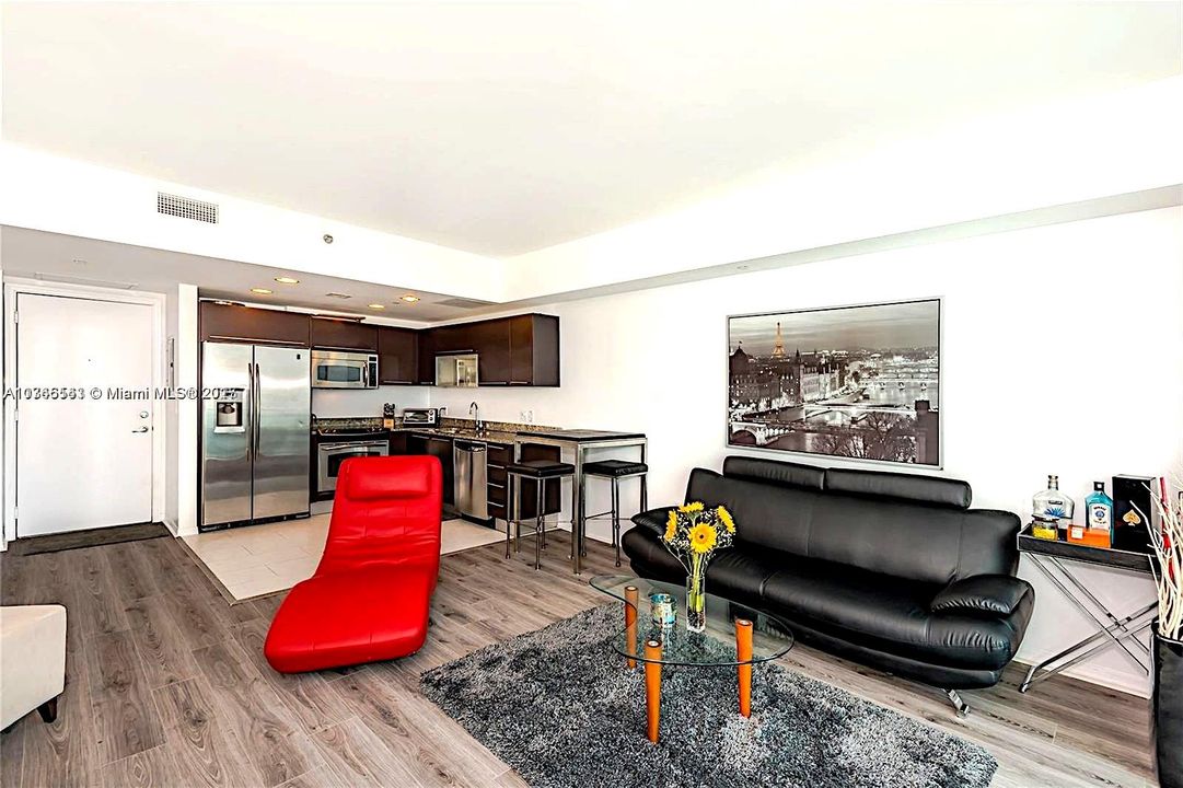 Recently Sold: $470,000 (1 beds, 1 baths, 628 Square Feet)