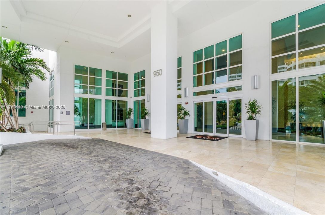 Recently Sold: $470,000 (1 beds, 1 baths, 628 Square Feet)