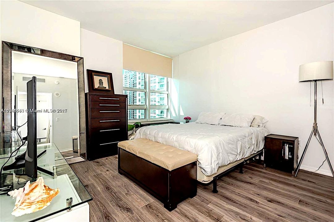 Recently Sold: $470,000 (1 beds, 1 baths, 628 Square Feet)