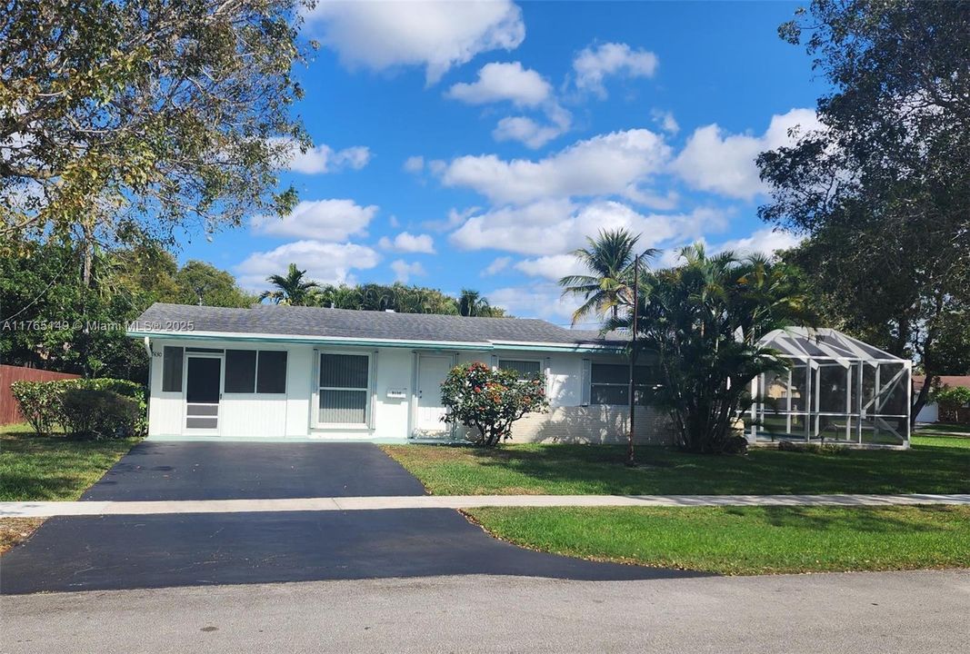 最近售出: $510,000 (2 贝兹, 1 浴室, 1102 平方英尺)