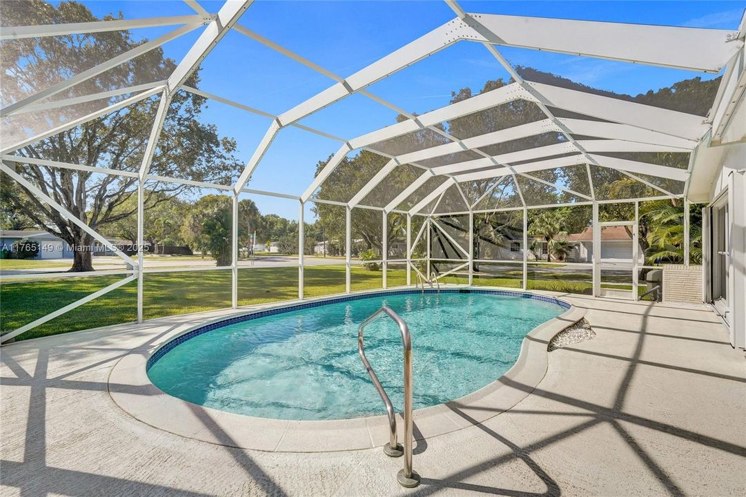 最近售出: $510,000 (2 贝兹, 1 浴室, 1102 平方英尺)