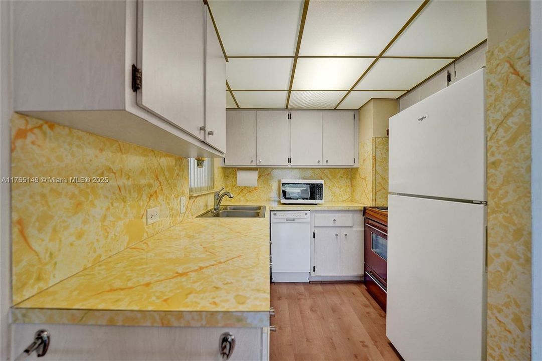 最近售出: $510,000 (2 贝兹, 1 浴室, 1102 平方英尺)