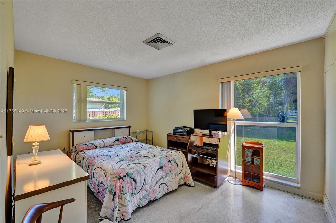 最近售出: $510,000 (2 贝兹, 1 浴室, 1102 平方英尺)