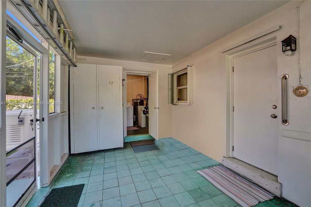 最近售出: $510,000 (2 贝兹, 1 浴室, 1102 平方英尺)