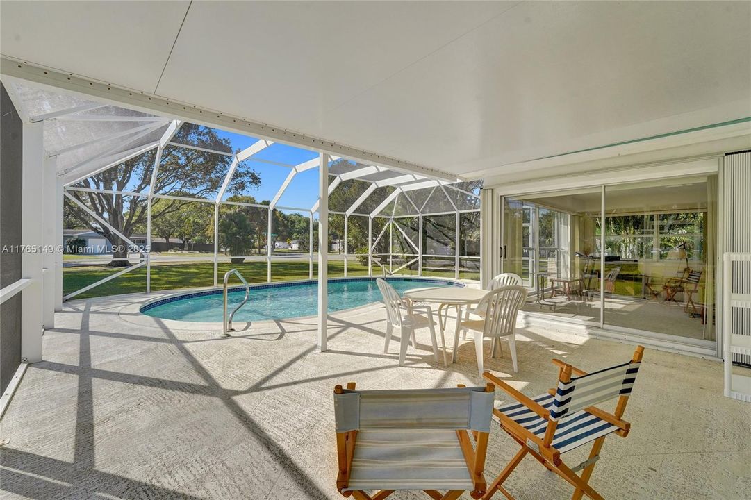 最近售出: $510,000 (2 贝兹, 1 浴室, 1102 平方英尺)