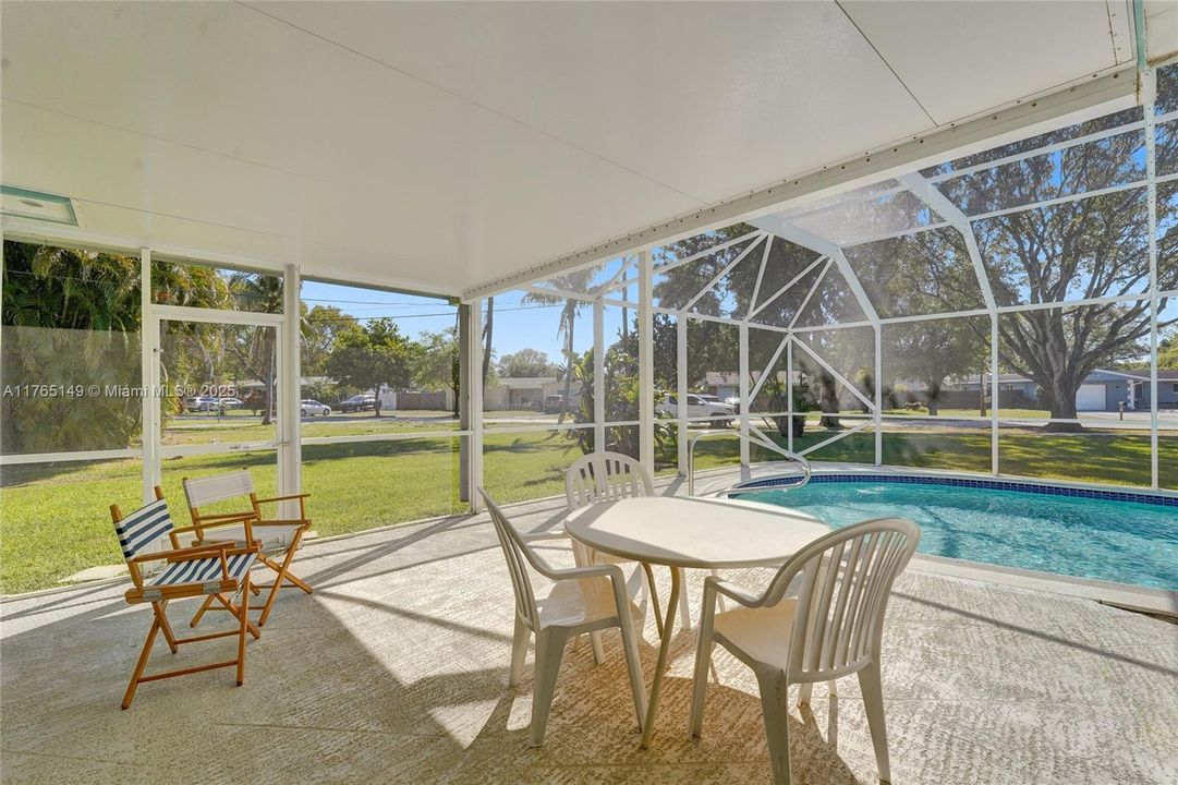 最近售出: $510,000 (2 贝兹, 1 浴室, 1102 平方英尺)