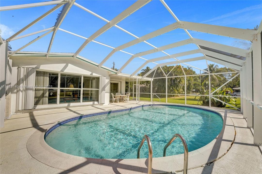 最近售出: $510,000 (2 贝兹, 1 浴室, 1102 平方英尺)